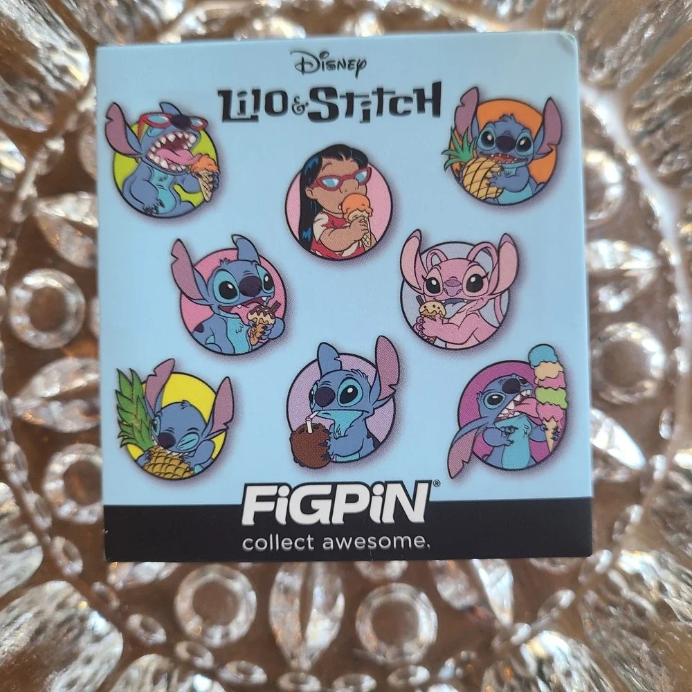 FiGPiN Mystery Mini - Lilo & Stitch Series 1 - Lilo‎ Sunglasses Ice Cream Pin